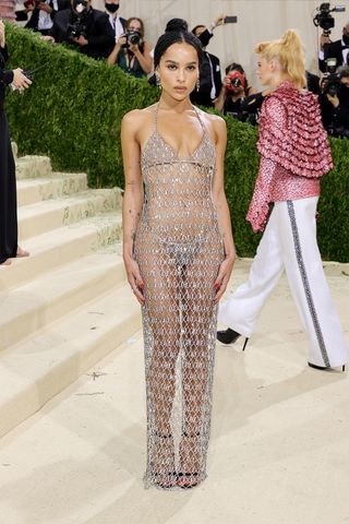 met-gala-red-carpet-outfits-2021-295212-1631602200174-image