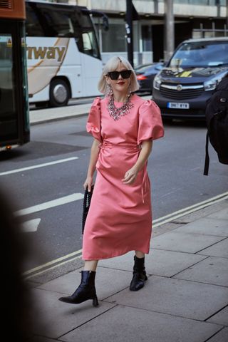 london-fashion-week-street-style-2021-295419-1632498631832-main