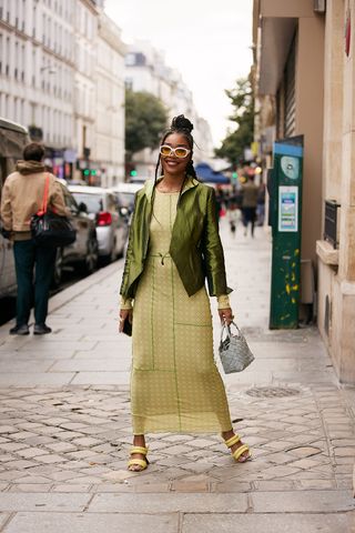 paris-fashion-week-street-style-october-2021-295504-1633082503342-image