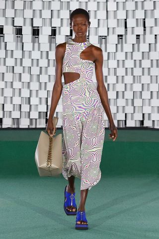 y2k-runway-trends-ss22-295607-1633606759689-image