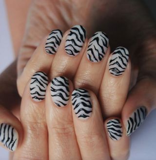 best-black-nail-designs-295724-1634316636982-main