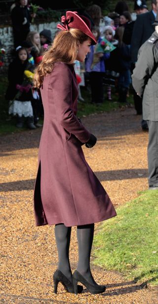 kate-middleton-christmas-day-outfits-295875-1637605839505-image