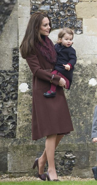 kate-middleton-christmas-day-outfits-295875-1637605851349-image