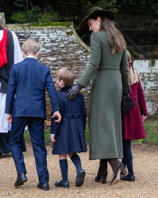 kate-middleton-christmas-day-outfits-295875-1671968703918-main