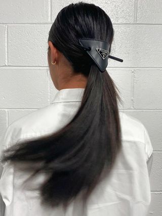 winter-hair-accessory-trends-2021-296086-1635982572054-main