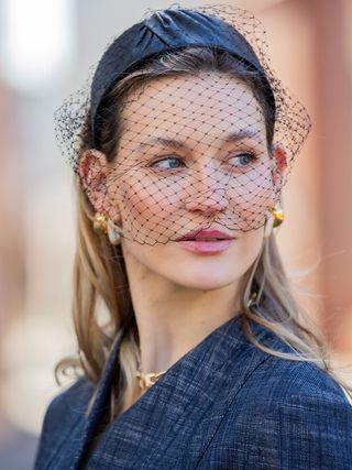 winter-hair-accessory-trends-2021-296086-1635982603484-main