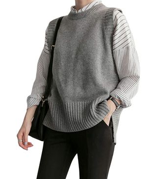 Uaneo + Basic Round Neck Sweater Vest