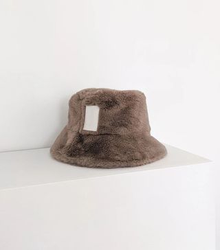 Amateras + Fuzzy Bucket Hat