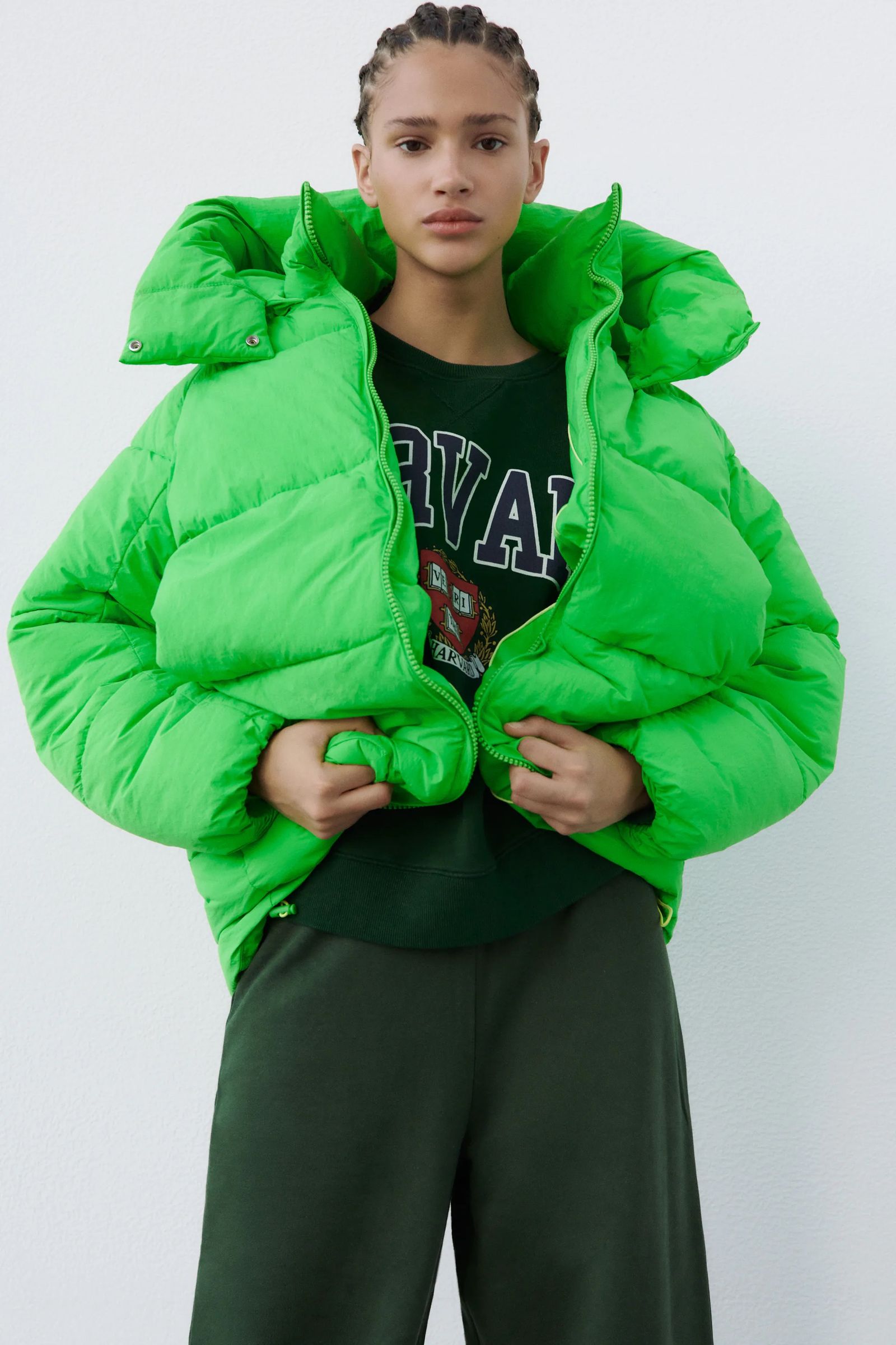 Influencer Lilianna Wilde'S California Winter Tiktok Trend - 5lqvyyy