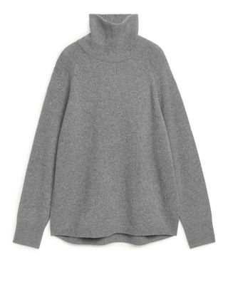 Arket + Raglan-Sleeve Cashmere Roll-Neck Sweater