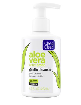 Clean & Clear + Aloe Vera Gentle Facial Cleanser