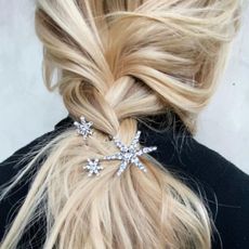 hairstyles-with-clips-296339-1636748831627-square