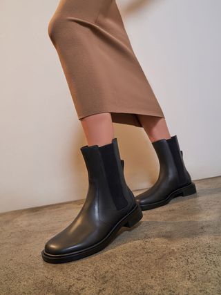 Charles & Keith + Leather Round-Toe Chelsea Boots