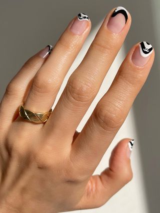 nail-trends-2022-296511-1637259098501-image