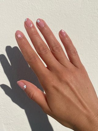 nail-trends-2022-296511-1637259269053-image