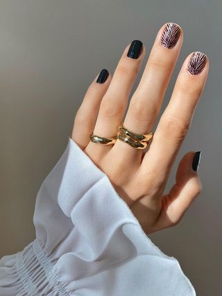nail-trends-2022-296511-1637259584839-image