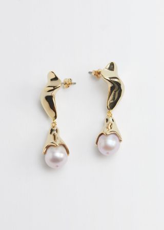& Other Stories + Gold Pearl Pendant Earrings