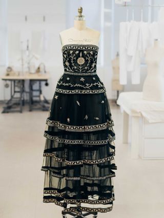 Oscar de la Renta + Strapless Tiered Embroidered Gown