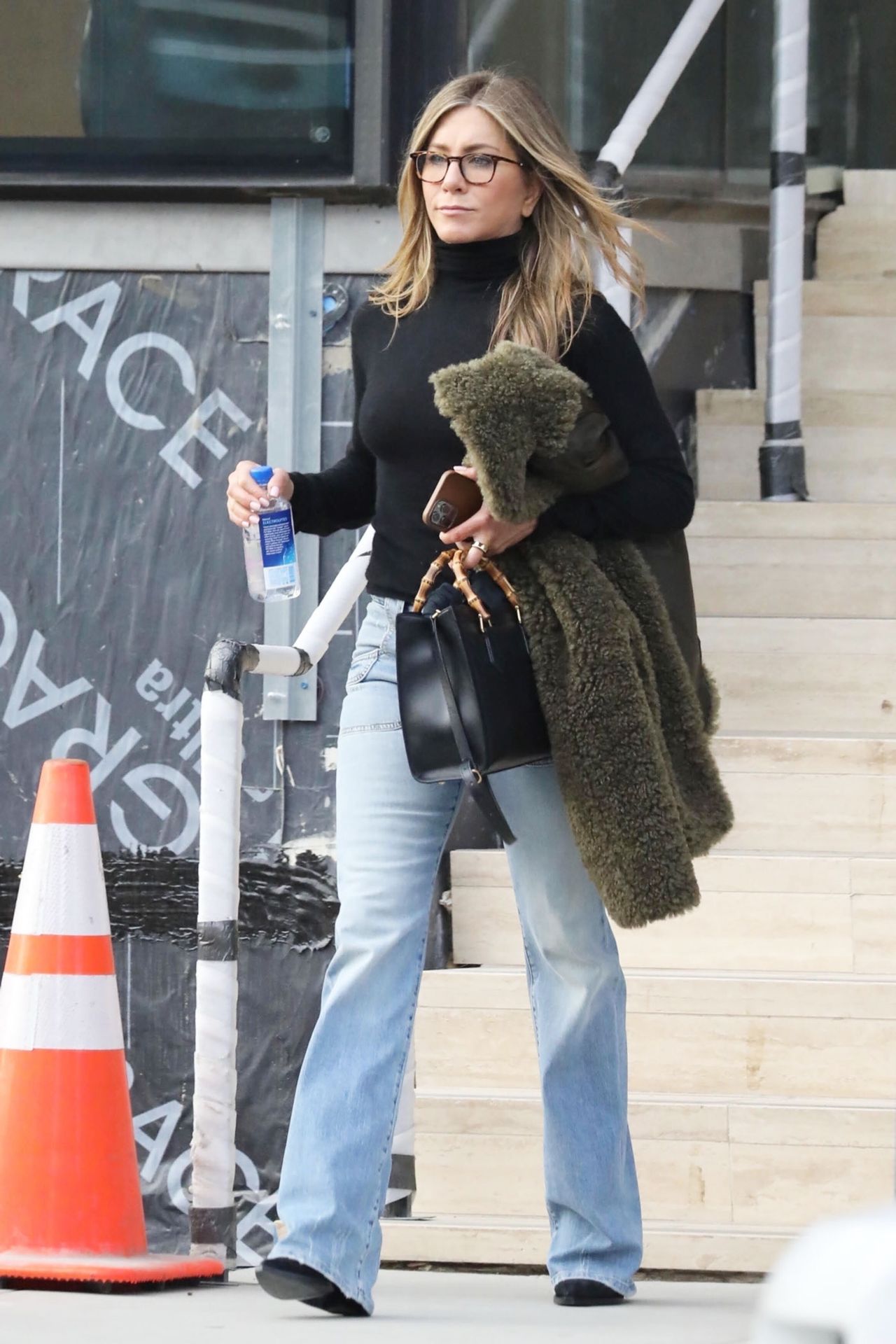 Jennifer Aniston and J.Lo Both Wore the Flared-Jeans Trend | Who What Wear