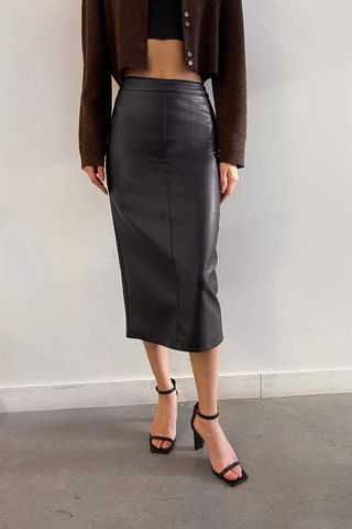 Oak + Fort + Fitted Vegan Leather Midi Skirt