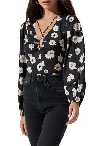 Astr the Label + Print Ruched Keyhole Top