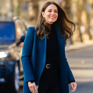 Zara Body Curve Jeggings in Black - Kate Middleton Pants - Kate's