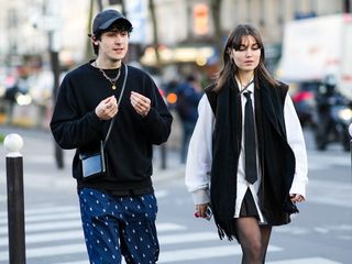 paris-fashion-week-street-style-fall-2022-menswear-297409-1642718609971-main