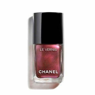 Chanel + Le Vernis Longwear Nail Color in Perle Burgundy