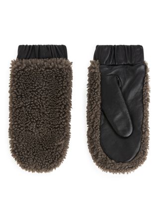 Arket + Leather and Pile Mittens
