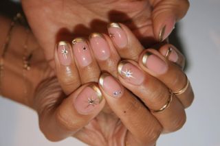 french-manicure-ideas-297841-1644444470638-main