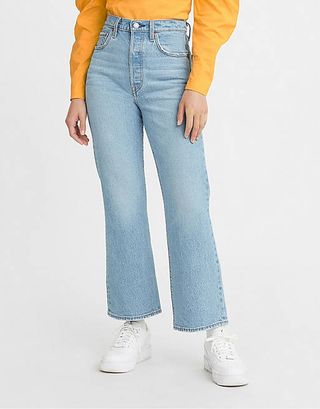 Levi's + Ribcage Cropped Jeans in Light Wash