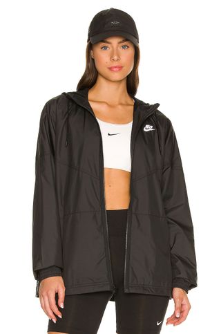 Nike + Nike Nsw Statement Windbreaker Jacket in Black