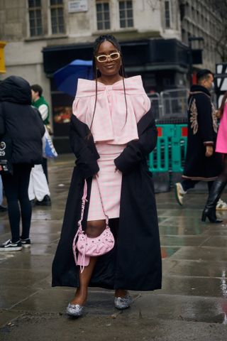 london-fashion-week-street-style-february-2022-298044-1645439562123-image