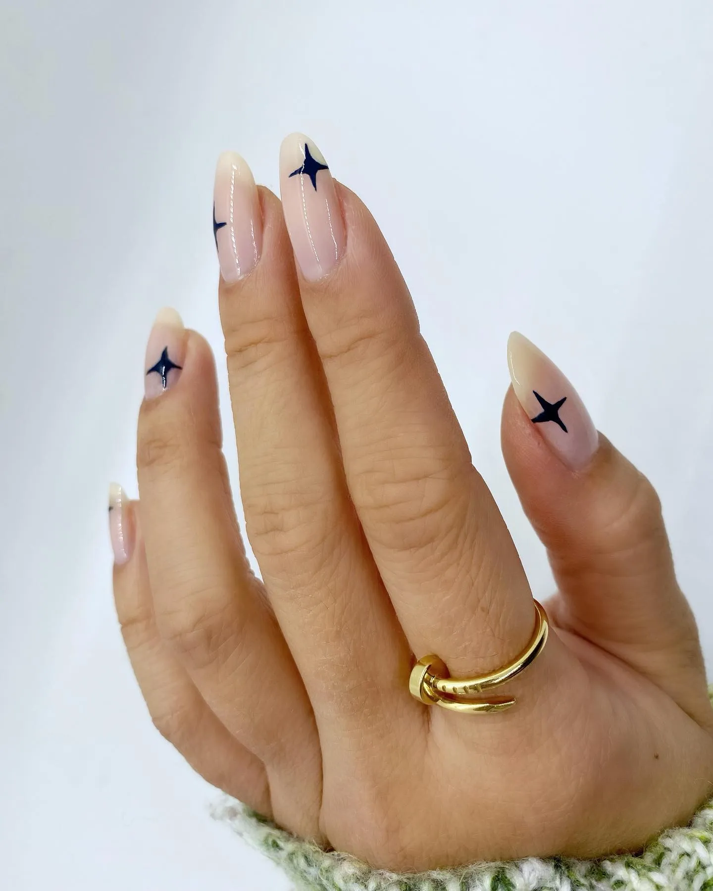 easy-nail-designs-298047-1645201614169-main