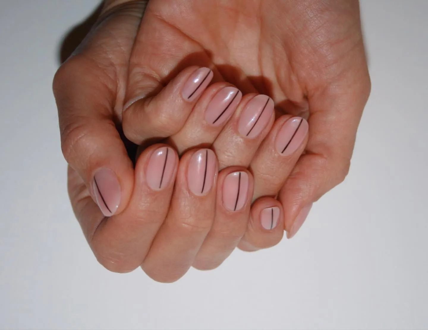 easy-nail-designs-298047-1645202188105-main
