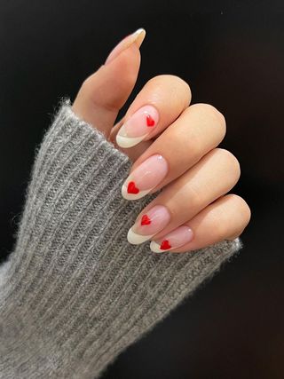 delicate-nail-designs-298119-1645632448188-image