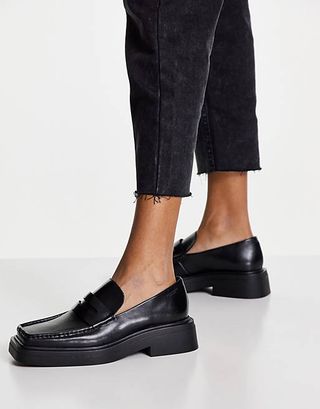 Vagabond + Eyra Flat Loafers in Black Leather