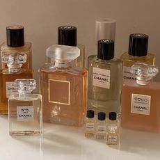 how-to-buy-perfume-online-298319-1646427899537-square