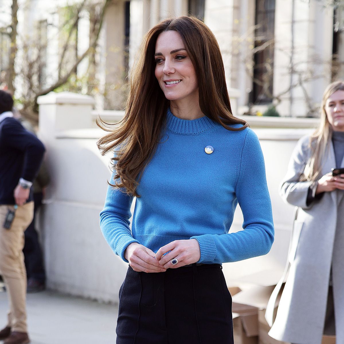 Kate Middleton turns heads in jazzy earrings and iconic Max and Co. camel  coat | Express.co.uk