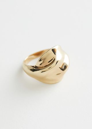 & Other Stories + Organic Twisted Ring