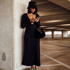 spring-all-black-outfits-298875-1648490789380-square