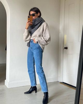 how-to-wear-and-other-stories-favourite-cut-jeans-298933-1648679157790-image