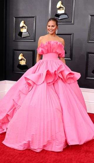 hot-pink-color-trend-grammys-2022-298997-1649030960412-main