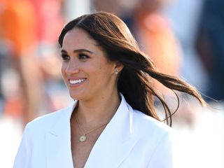 meghan-markle-white-pantsuit-amsterdam-299259-1650044412268-main