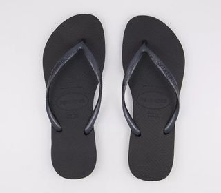 Havaianas + Classic Top Flip Flops in Black