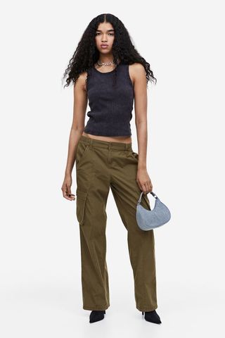 7 Cargo Pants Outfits the Fashion Set Is Wearing on Repeat