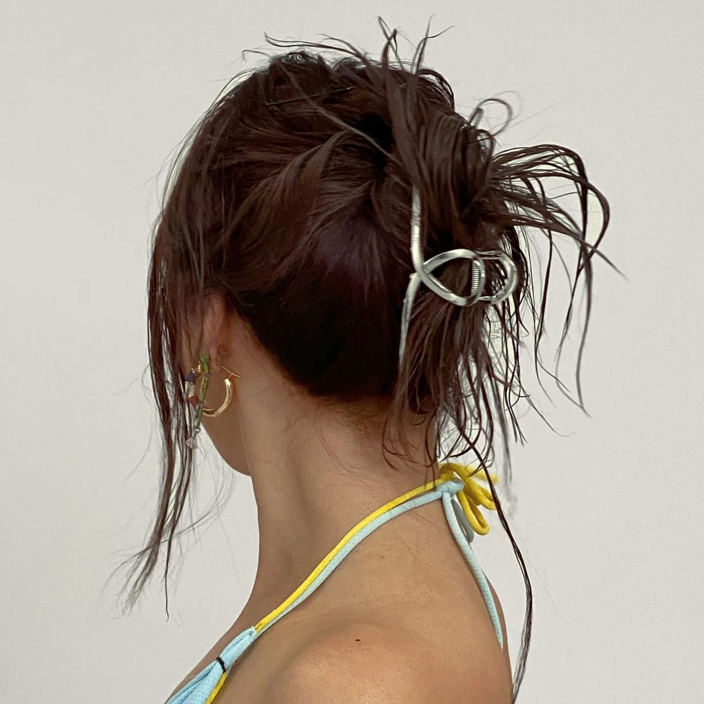 best-hair-accessory-looks-299559-1683459778176-main-1920-80.jpg