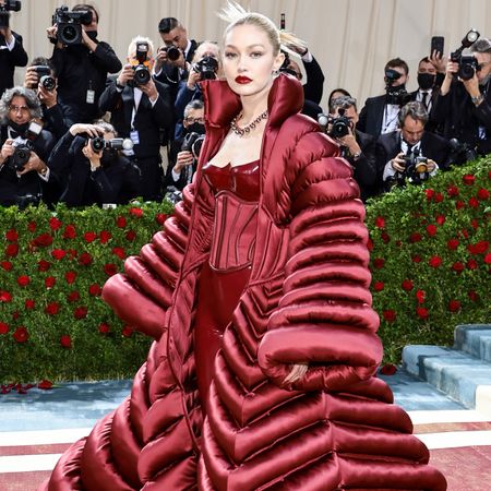 met-gala-red-carpet-looks-2022-299596-1651544292379-square