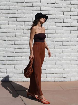 chic-summer-outfit-ideas-299639-1651535666703-main