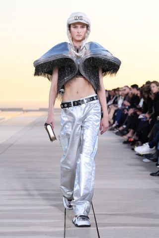 louis-vuitton-cruise-2023-review-299896-1652508297165-image